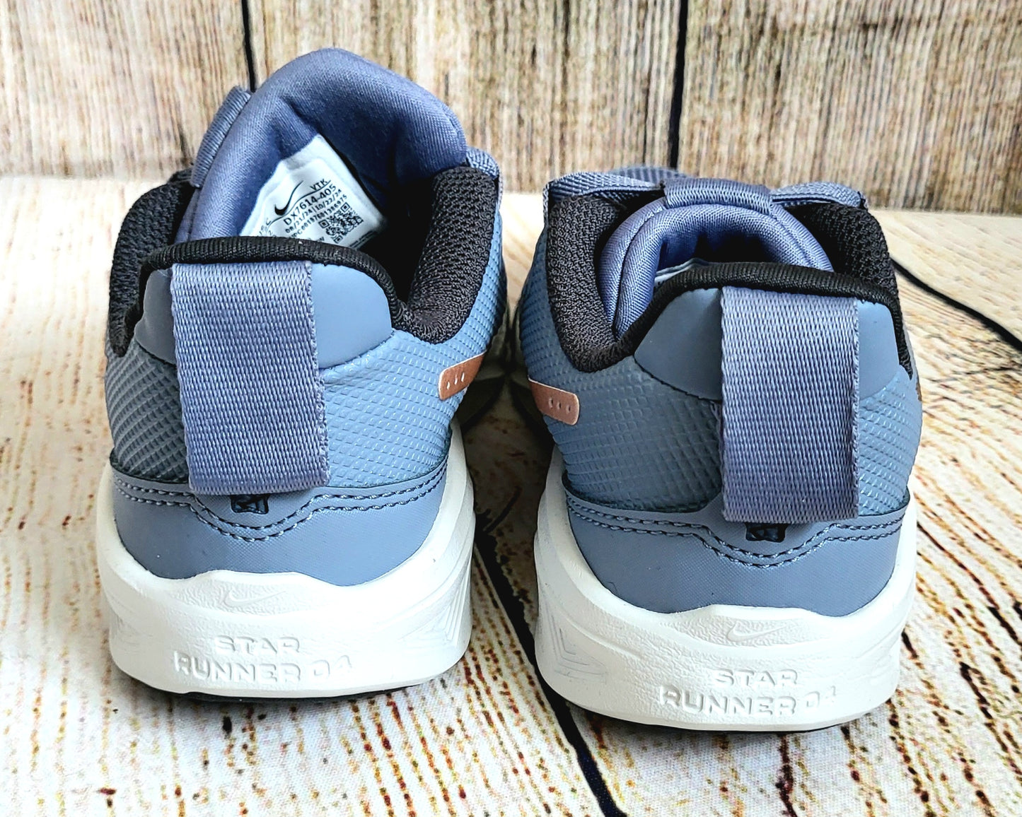 Nike Star Runner Trainers in Blue and Silver- Kids Size 12