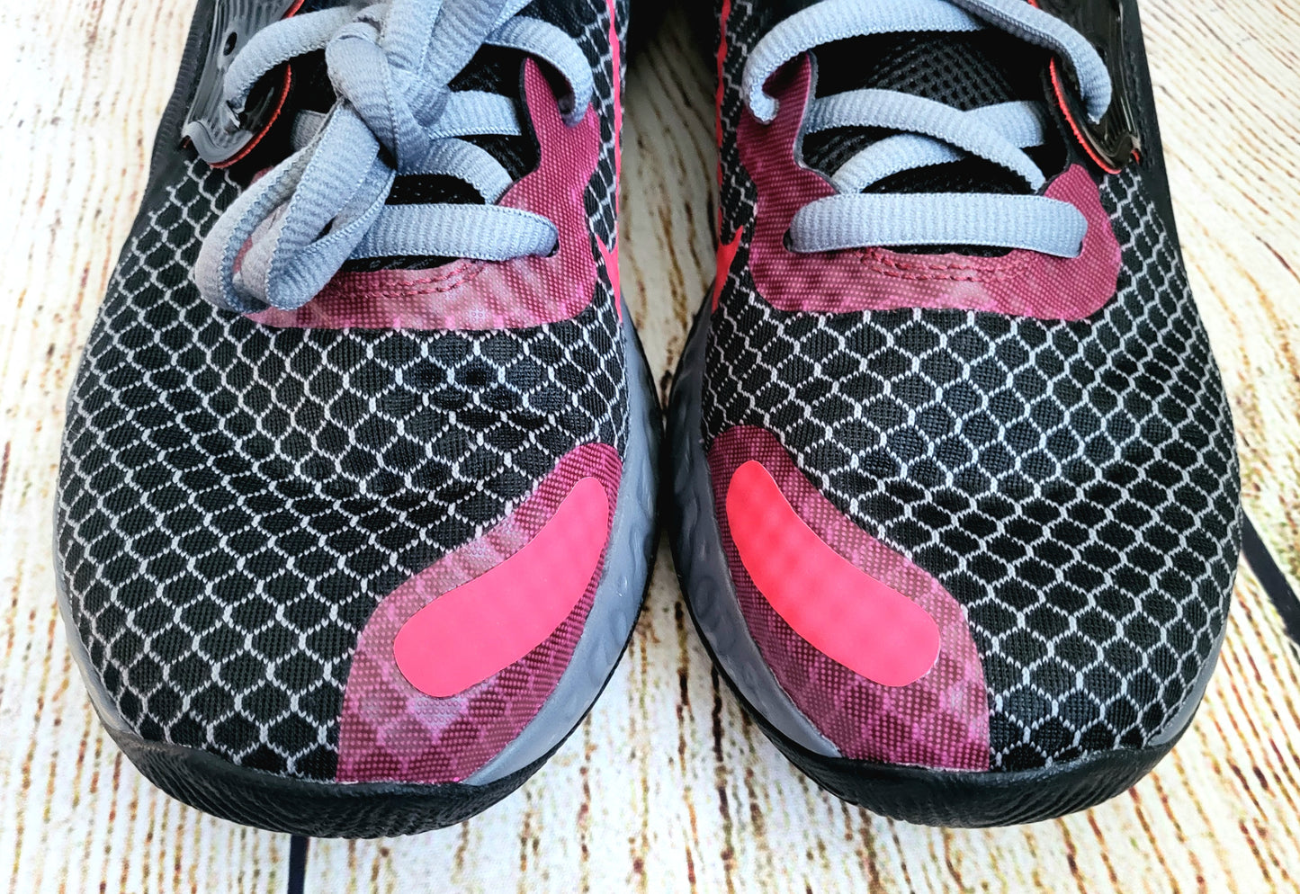 Nike Renew Elevate 2 Trainers- size 10