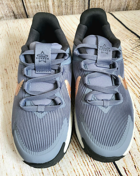 Nike Star Runner Trainers in Blue and Silver- Kids Size 12